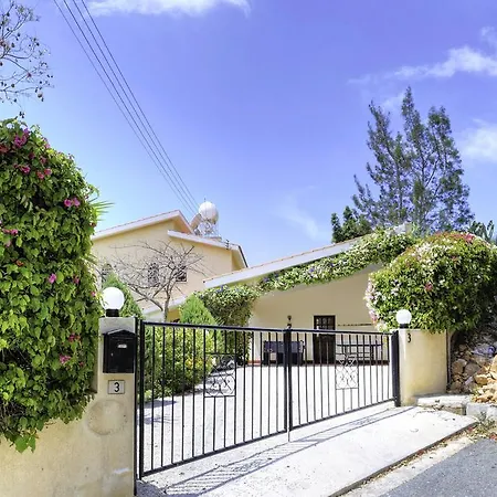 Captain's * Peyia
